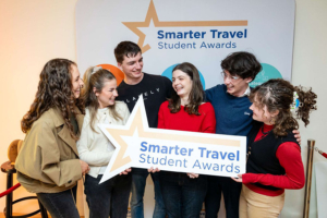 mic léinn ag Gradaim na mac léinn um Thaisteal Níos Cliste 2025 | students at Smarter Travel student awards 2025 1 900x600